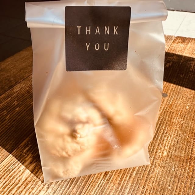 5pieces chocolate chip cookie bag.