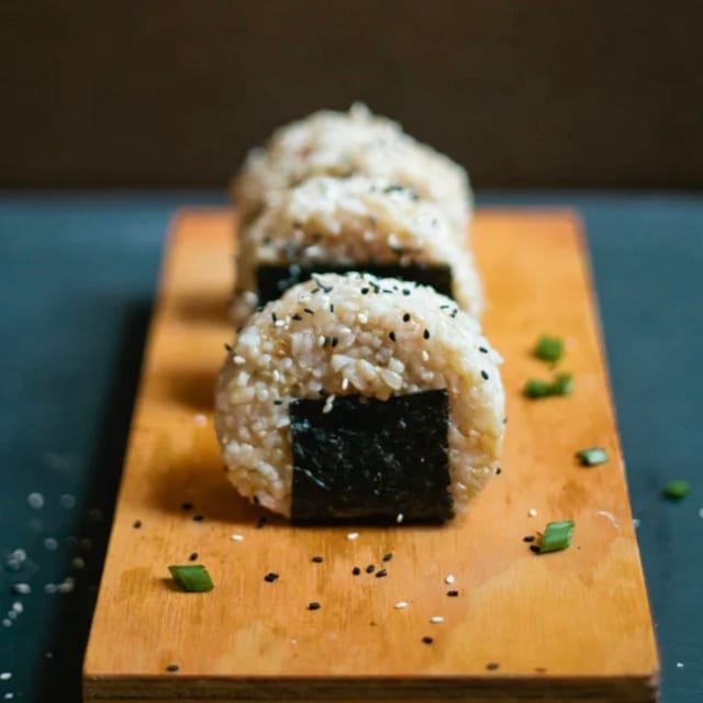 Kimchi Onigiri (vegan).